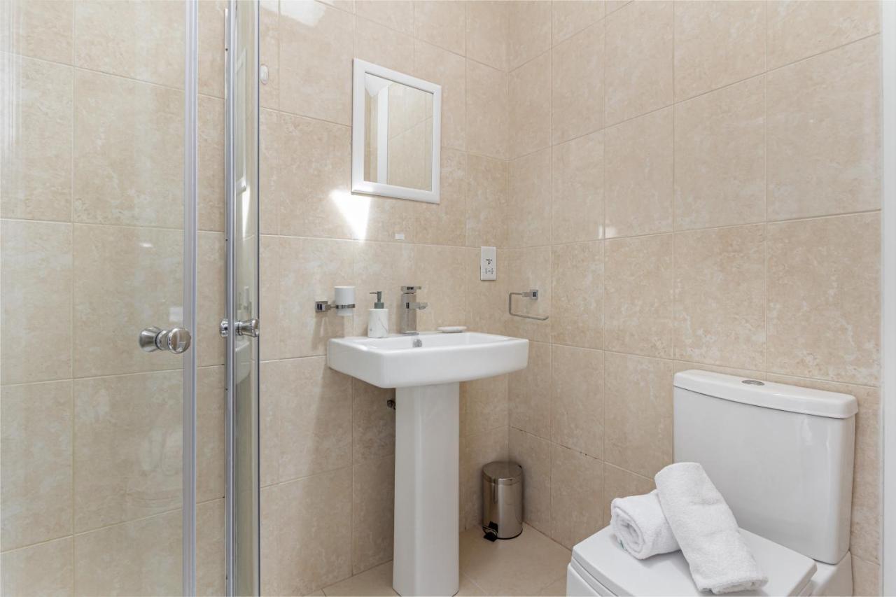 Guest Homes - Trinity Apartment Worcester Zewnętrze zdjęcie